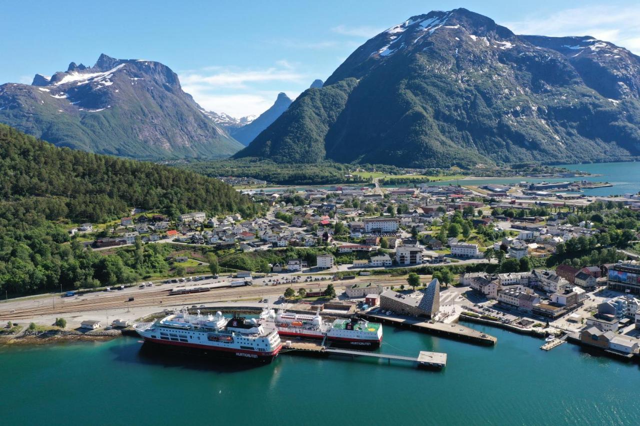 Åndalsnes Sentrum App3 Apartment Bagian luar foto